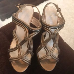 Size 5 Forever 21 wedge shoes perfect condition